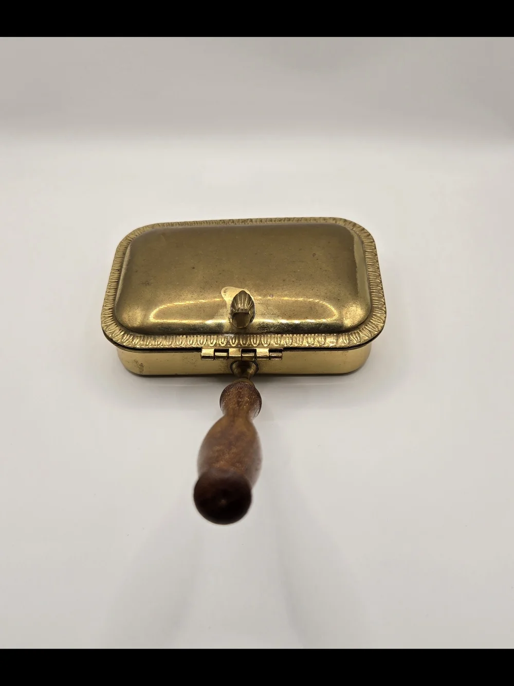 ✨ Vintage Brass Silent Butler Crumb Catchers – Set of 2 - Picture 5 of 15